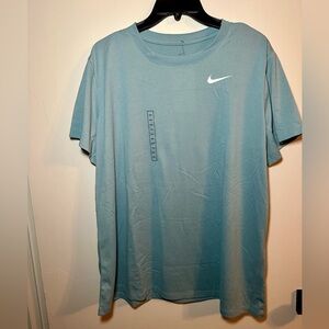 NWT Nike light blue Dri Fit short sleeve top Size XXL